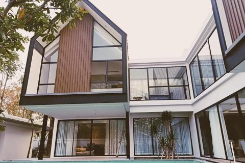 4 bedrooms House in Chiang Mai, Thailand No. 1483 2