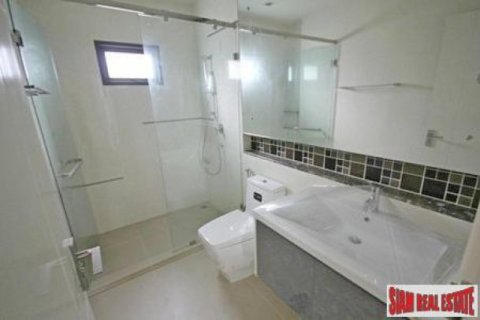 4 bedrooms Villa in Bangkok, Thailand No. 95735 9