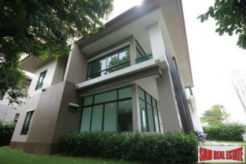 4 bedrooms Villa in Bangkok, Thailand No. 95735 12