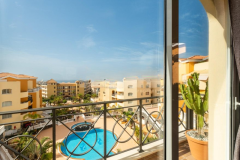 2 bedrooms Apartment in Los Cristianos, Spain No. 128290 1