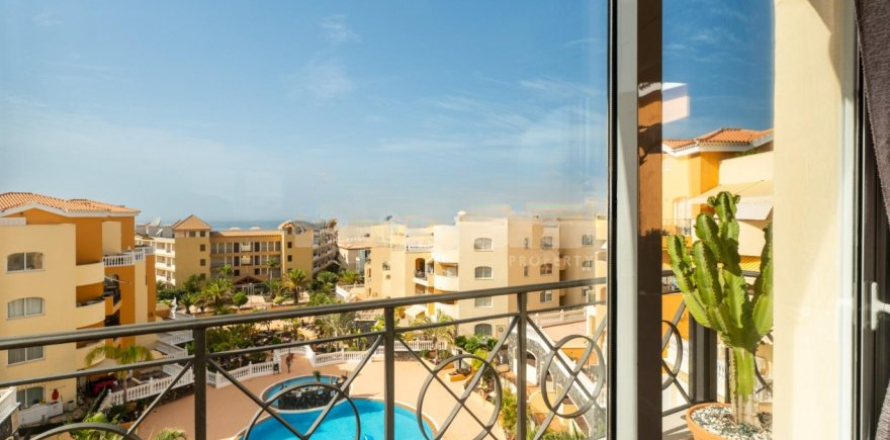 2 bedrooms Apartment in Los Cristianos, Spain No. 128290