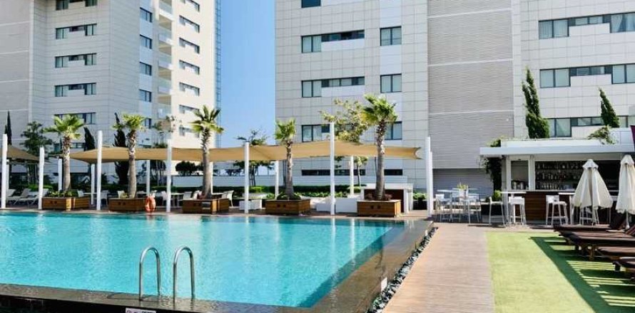 Квартира с 2 спальнями в Лимассол, Кипр №104383