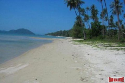 9408m² Land en Surat Thani, Thailand No. 95966 2