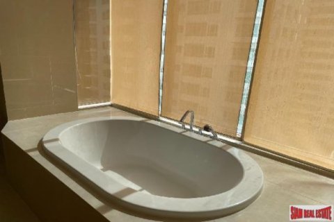 3 bedrooms Apartment in Bangkok, Thailand No. 96319 3