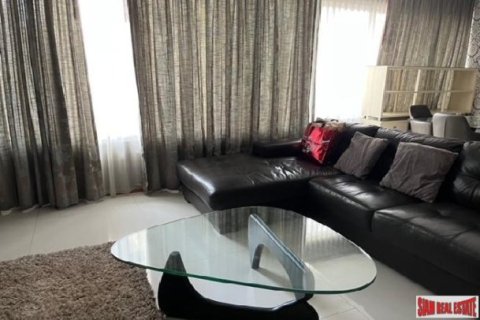 3 bedrooms Apartment in Bangkok, Thailand No. 96319 11