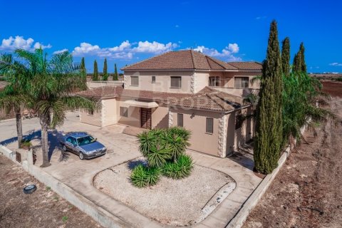 5 bedrooms Villa in Liopetri, Cyprus No. 36541 2