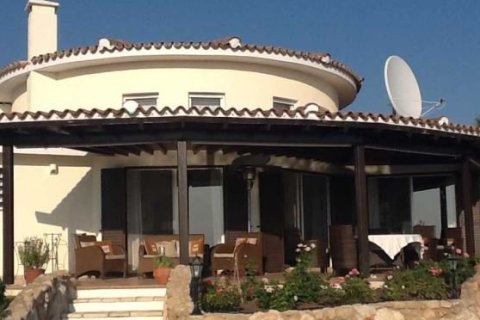 3 bedrooms House in Tala, Cyprus No. 37347 2