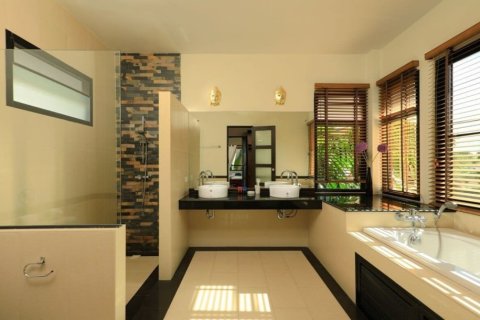 4 bedrooms Villa in Rawai, Thailand No. 97169 20