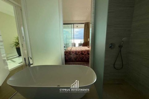 Дом с 4 спальнями в Пафос, Кипр №100428 4