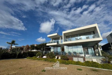 Дом с 4 спальнями в Пафос, Кипр №100428 2