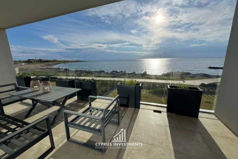 Дом с 4 спальнями в Пафос, Кипр №100428 1