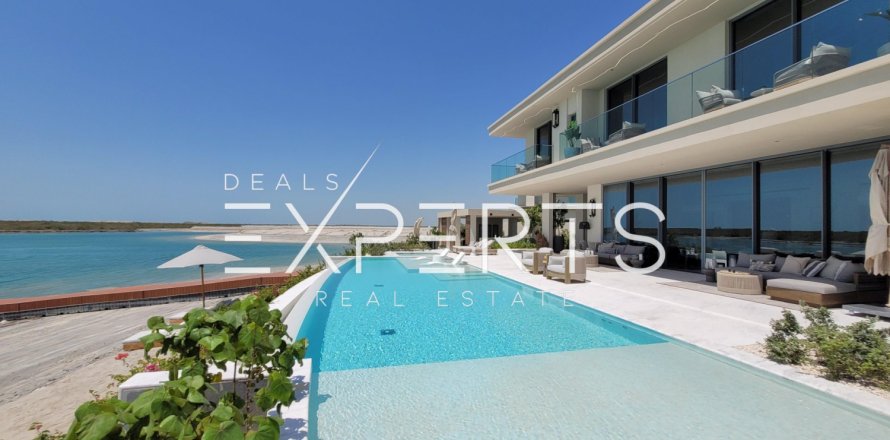 Вилла с 4 спальнями в Абу-Даби, ОАЭ №86016