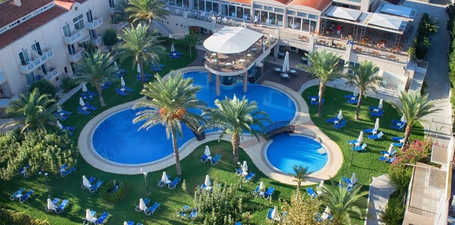 167 rooms Hotel in Kolymvari, Greece No. 110296