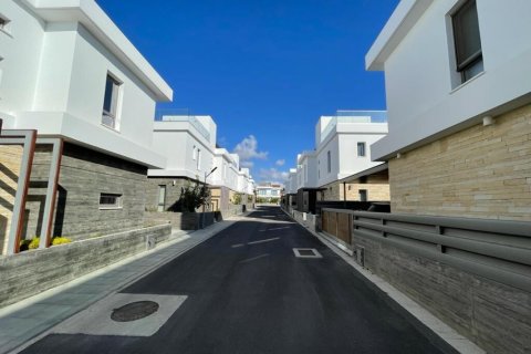 3 bedrooms Villa in Paphos, Cyprus No. 106963 14