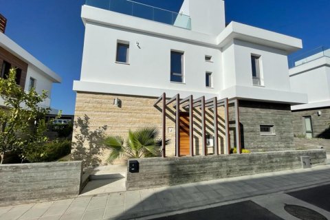3 bedrooms Villa in Paphos, Cyprus No. 106963 13
