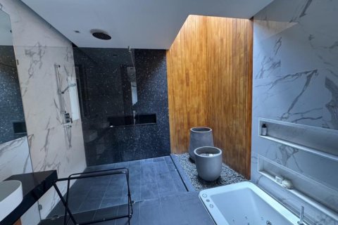 4 bedrooms House in Bangkok, Thailand No. 96431 19