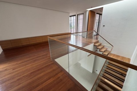 4 bedrooms House in Bangkok, Thailand No. 96431 16