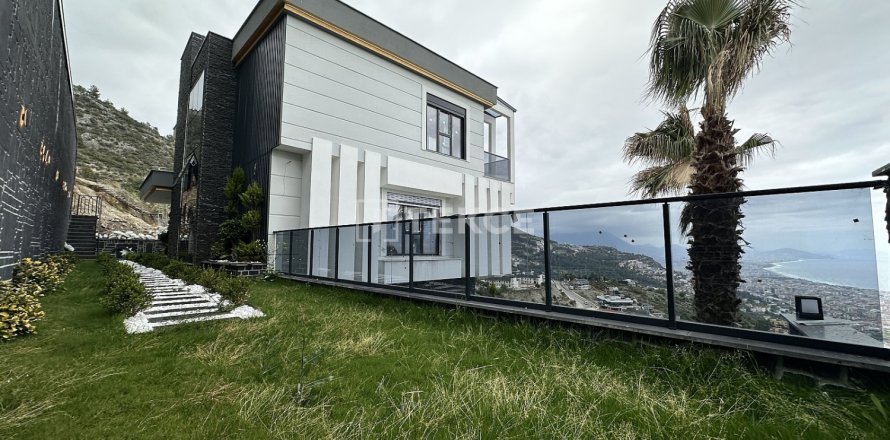 5 bedrooms Villa in Alanya, Turkey No. 13816