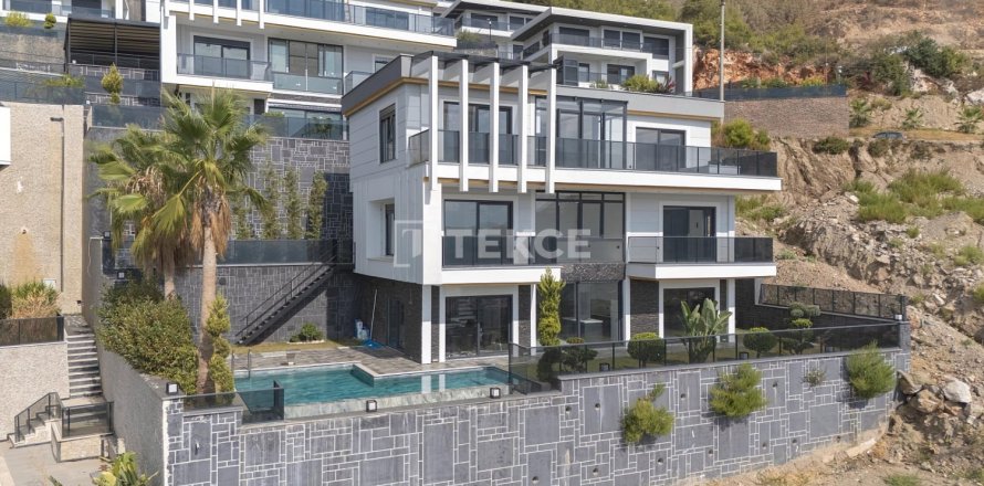 5 bedrooms Villa in Alanya, Turkey No. 13816