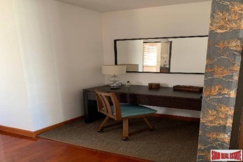 3 bedrooms Apartment in Bangkok, Thailand No. 98126 8