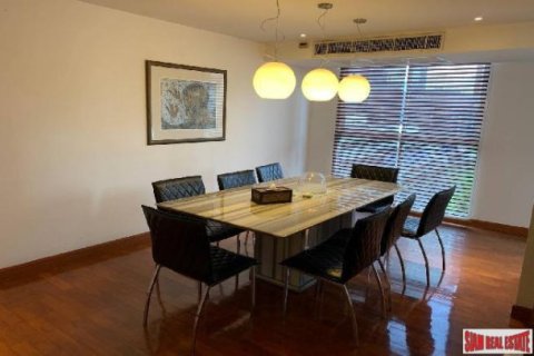 3 bedrooms Apartment in Bangkok, Thailand No. 98126 3