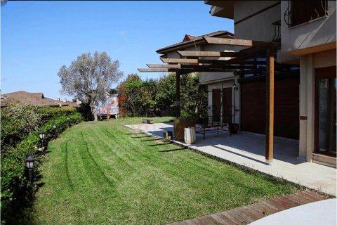 6 bedrooms Villa in Sariyer, Turkey No. 80474