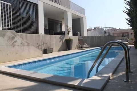 5 bedrooms Villa in Limassol, Cyprus No. 100762 3
