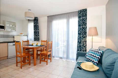 2 bedrooms House in Calvisson, France No. 69439 7