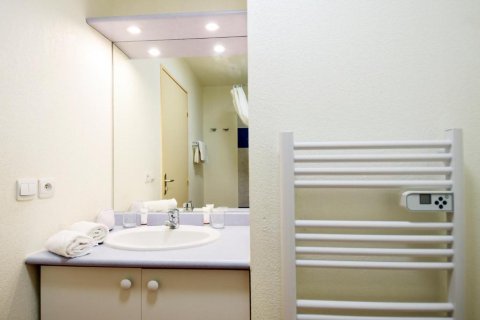 2 bedrooms House in Calvisson, France No. 69439 23