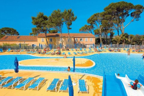 2 bedrooms House in Calvisson, France No. 69439 1