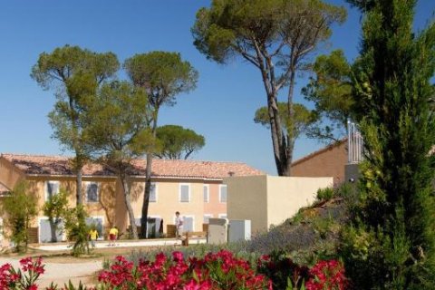 2 bedrooms House in Calvisson, France No. 69439 21