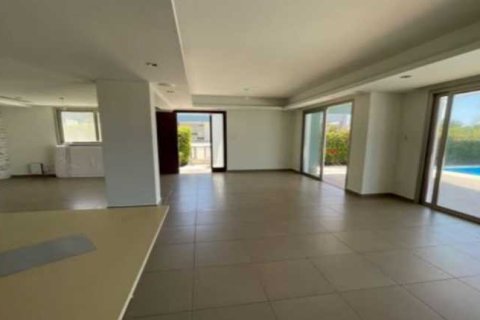 3 bedrooms Apartment in Pervolia, Cyprus No. 103038 2