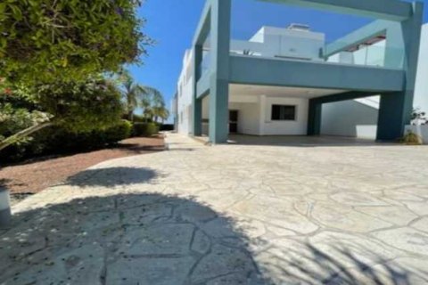 3 bedrooms Apartment in Pervolia, Cyprus No. 103038 7