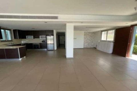 3 bedrooms Apartment in Pervolia, Cyprus No. 103038 8