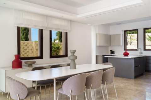 4 chambres Villa à Paphos, Cyprus No. 37984 12