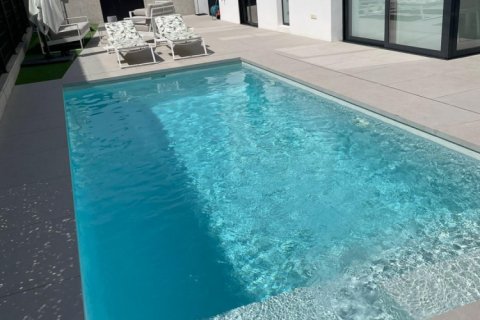 139m² Villa à Long Dinh, Vietnam No. 27693 21