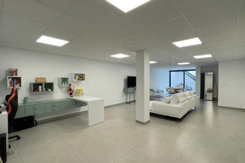 139m² Villa à Long Dinh, Vietnam No. 27693 10