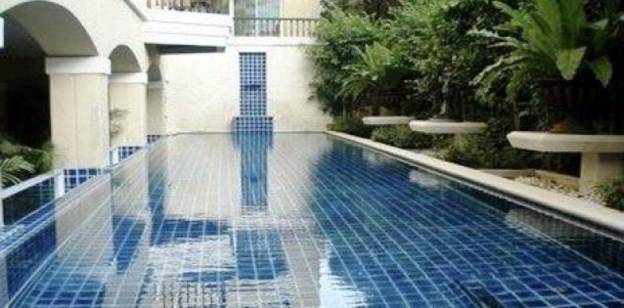 3 bedrooms Apartment in Bangkok, Thailand No. 95788