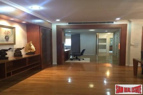 3 bedrooms Apartment in Bangkok, Thailand No. 95788 8