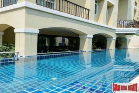 3 bedrooms Apartment in Bangkok, Thailand No. 95788 18