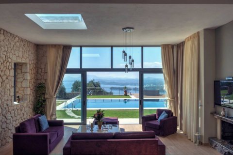7 rooms Villa in Corfu, Greece No. 60553 1