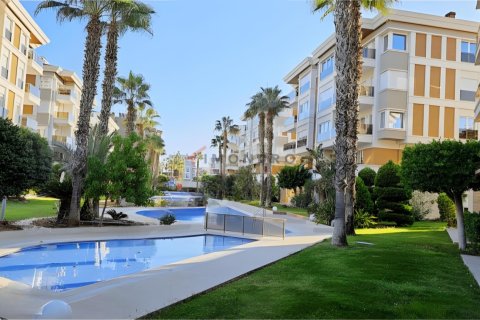 4 dormitorios Apartment en Konyaalti, Turkey No. 121019