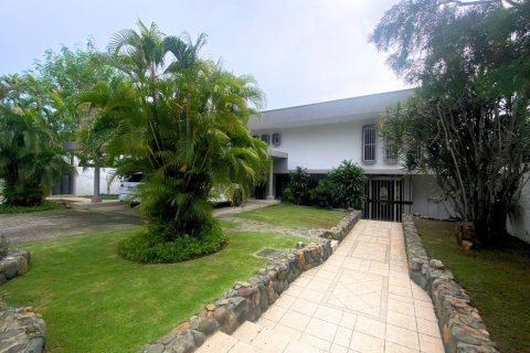 4 bedrooms House in Panama City, Panama No. 110159 9