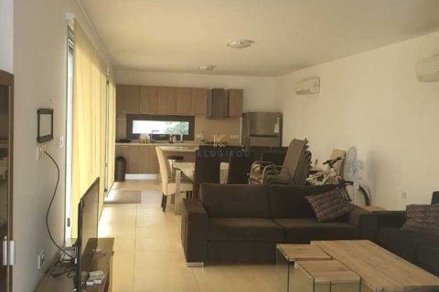 Дом с 3 спальнями в Ларнака, Кипр №76418 2