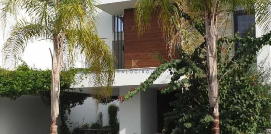 Дом с 3 спальнями в Ларнака, Кипр №76418