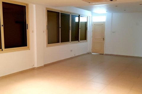 4 bedrooms Villa in Limassol, Cyprus No. 105944 3