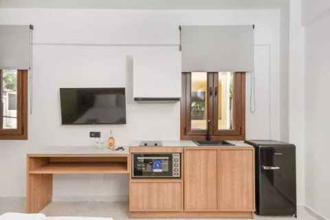 8 rooms Hotel in Hersonissos, Greece No. 55955 6