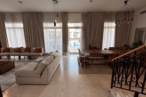 4 chambres Villa à Hoang Van Thu, Vietnam No. 94218 3