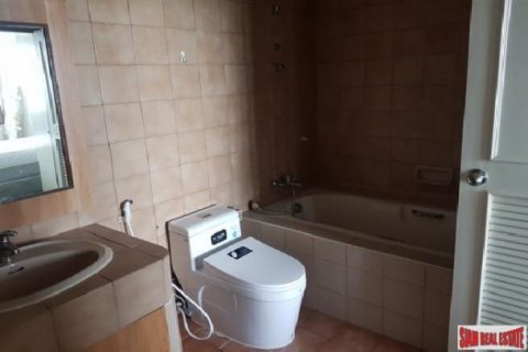 3 bedrooms Apartment in Bangkok, Thailand No. 96858 9