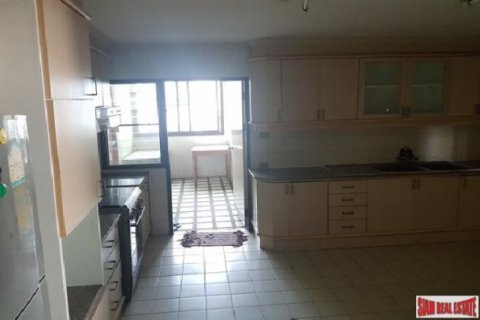 3 bedrooms Apartment in Bangkok, Thailand No. 96858 23